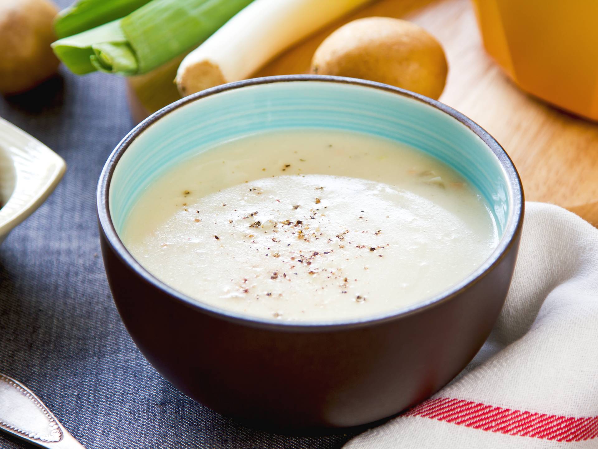 Jerusalem artichoke and leek soup